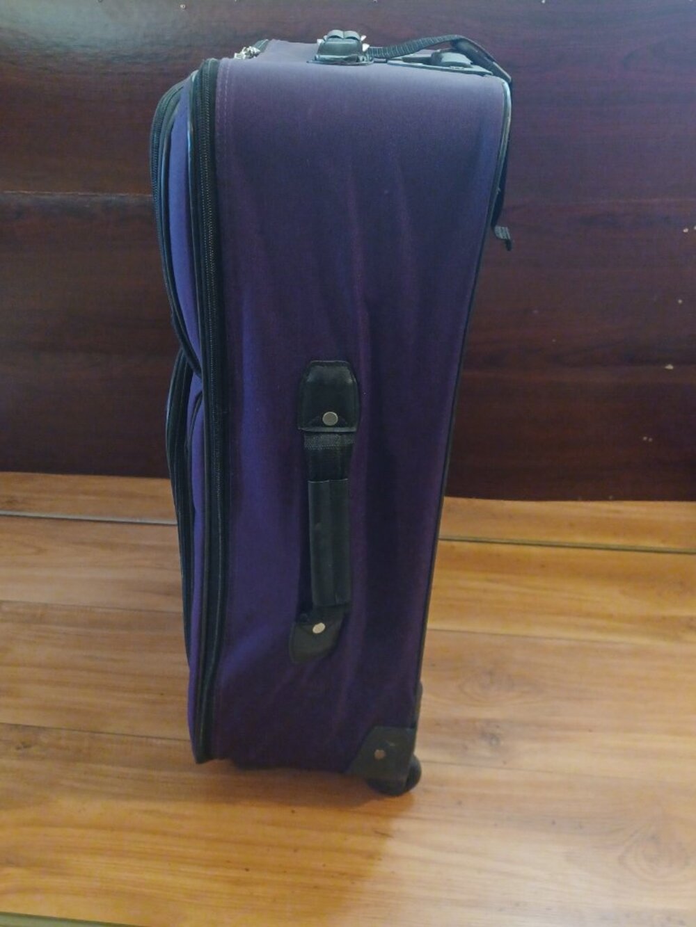 Medium Size Suitcase - Picture 2 of 10